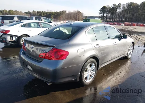 2015 Infiniti Q40 z USA, uszkodzony, nr VIN JN1CV6AR0FM522730